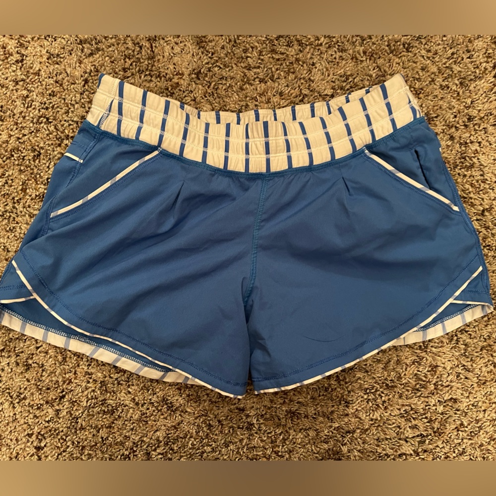 Lululemon Free Reign Short Pipe Dream Blue / Deauville Stripe Size 4